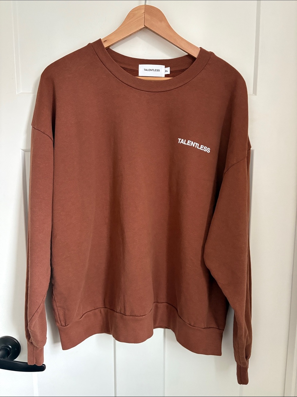 TALENTLESS Chest Logo Crewneck Sweatshirt in Rust Brown